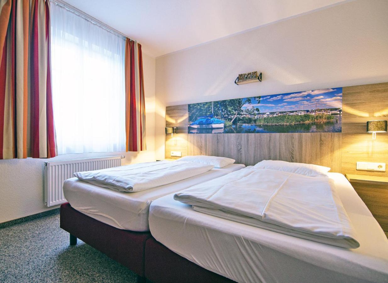 Hotel Zur Sonne Waren  Esterno foto