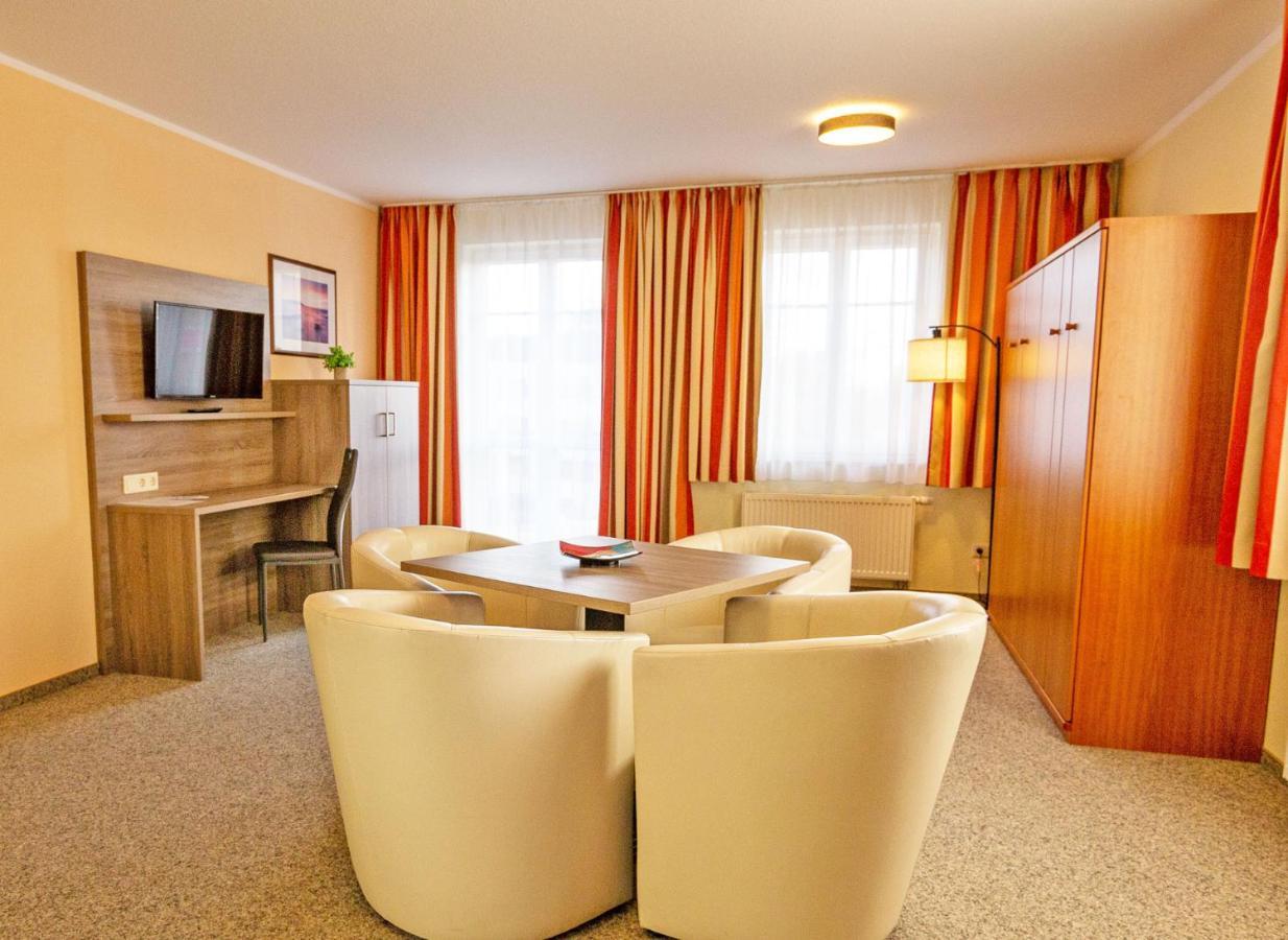 Hotel Zur Sonne Waren  Esterno foto