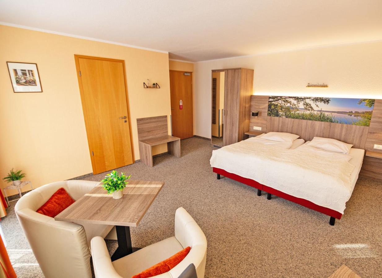 Hotel Zur Sonne Waren  Esterno foto