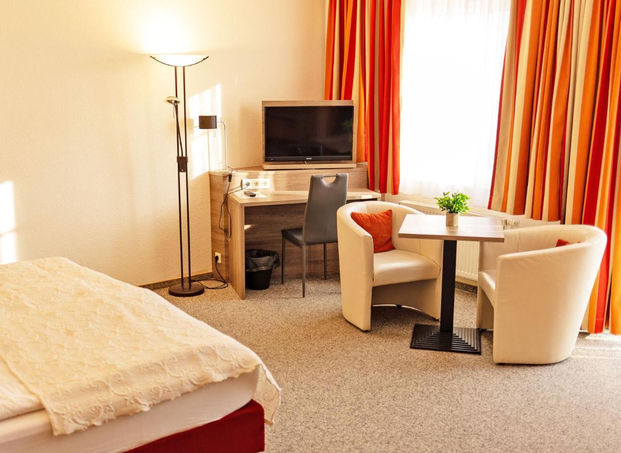 Hotel Zur Sonne Waren  Esterno foto