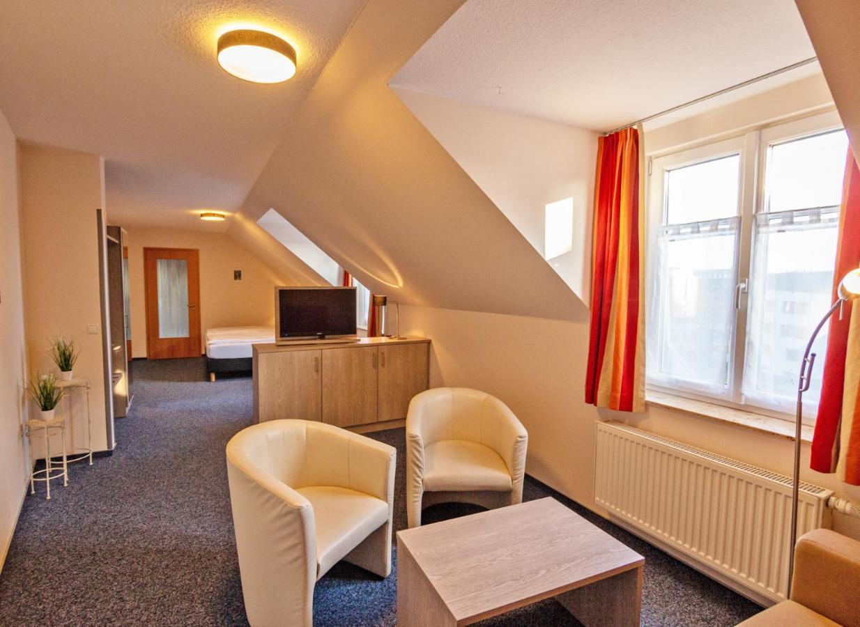 Hotel Zur Sonne Waren  Esterno foto